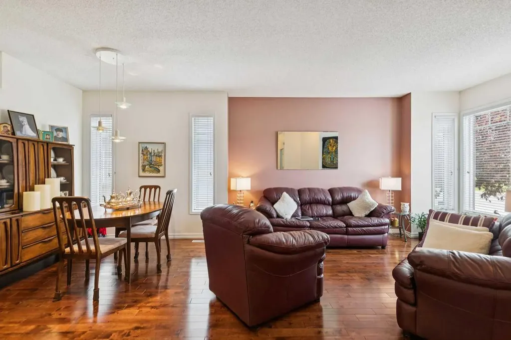 2634 Signal Hill Heights SW Calgary AB T3H 3P3