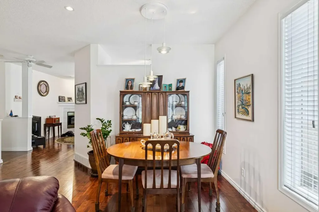 2634 Signal Hill Heights SW Calgary AB T3H 3P3
