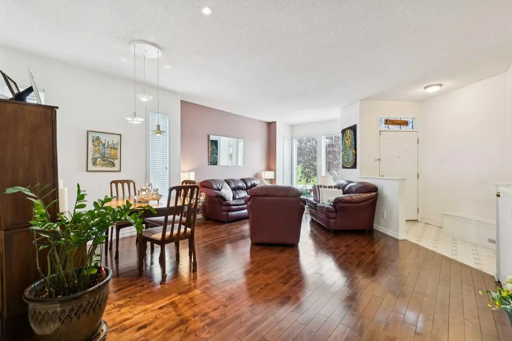 2634 Signal Hill Heights SW Calgary AB T3H 3P3