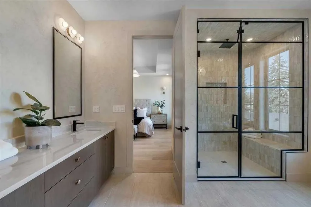 4112 17 Street SW Calgary AB T2T 4P6