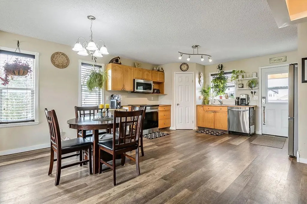 2004 4 Avenue SE High River AB T1V 1Z3