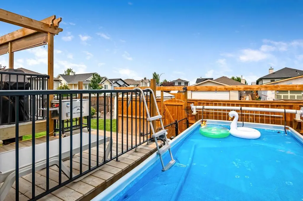 2004 4 Avenue SE High River AB T1V 1Z3