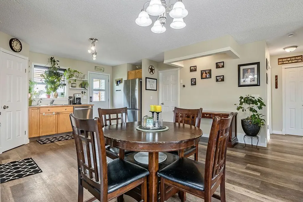 2004 4 Avenue SE High River AB T1V 1Z3