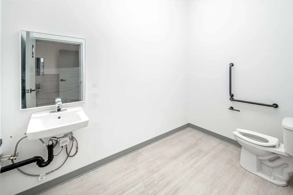 2 Royal Vista Link NW Calgary AB T3R 1T9