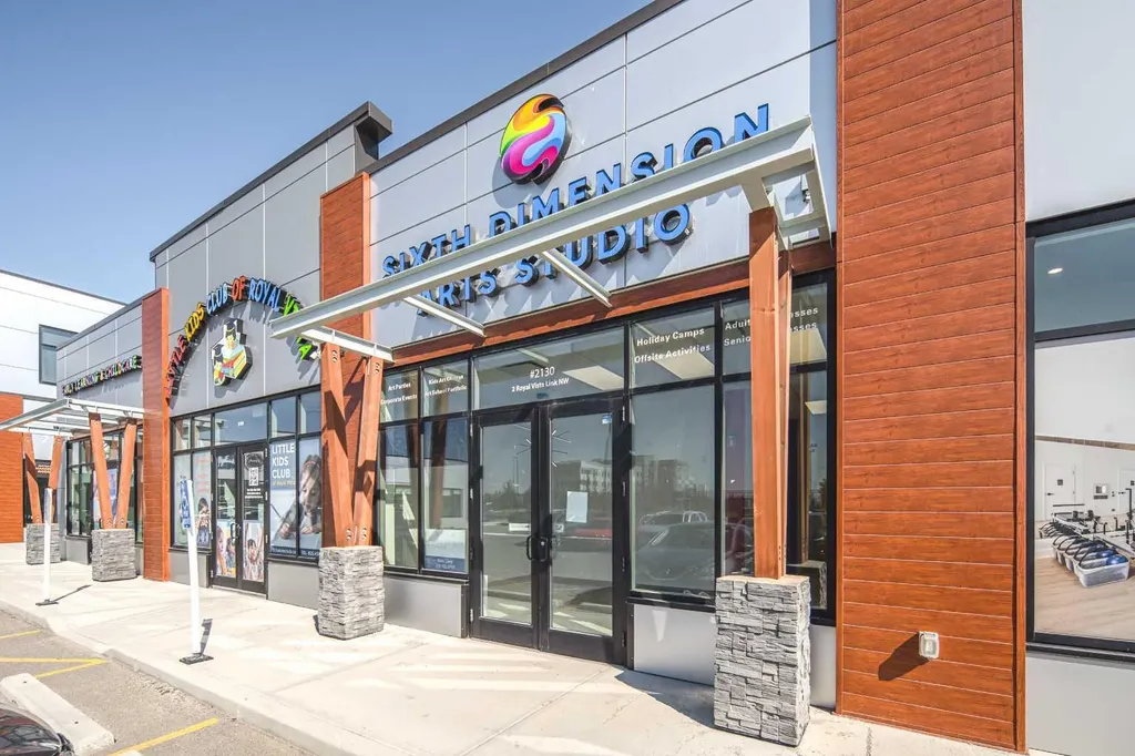 2 Royal Vista Link NW Calgary AB T3R 1T9