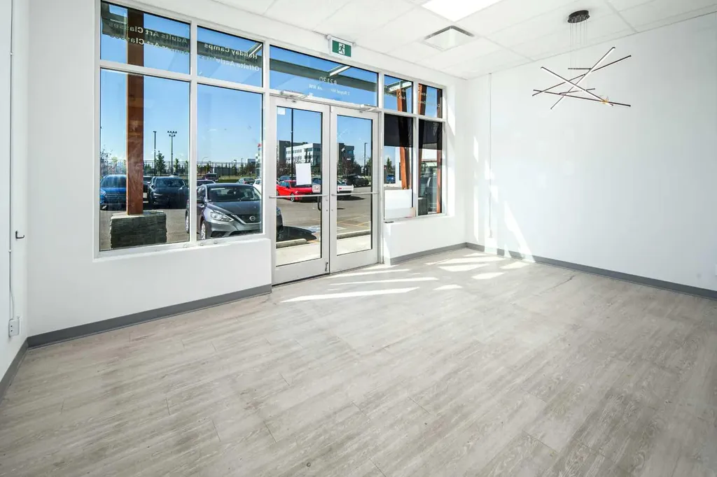 2 Royal Vista Link NW Calgary AB T3R 1T9