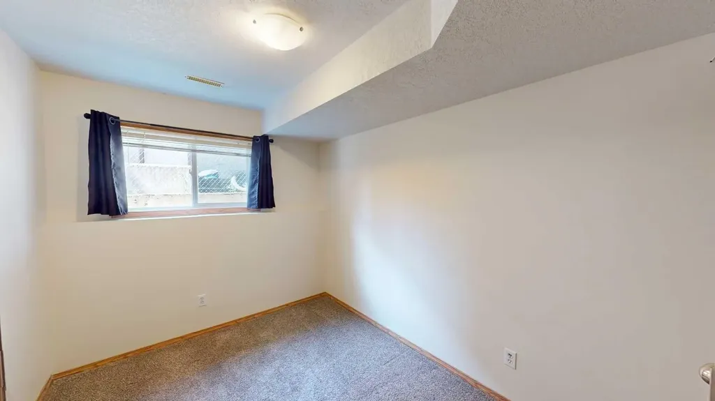 9318 106 Avenue Grande Prairie AB T8V1H7