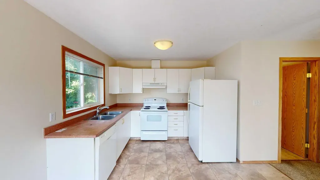 9318 106 Avenue Grande Prairie AB T8V1H7