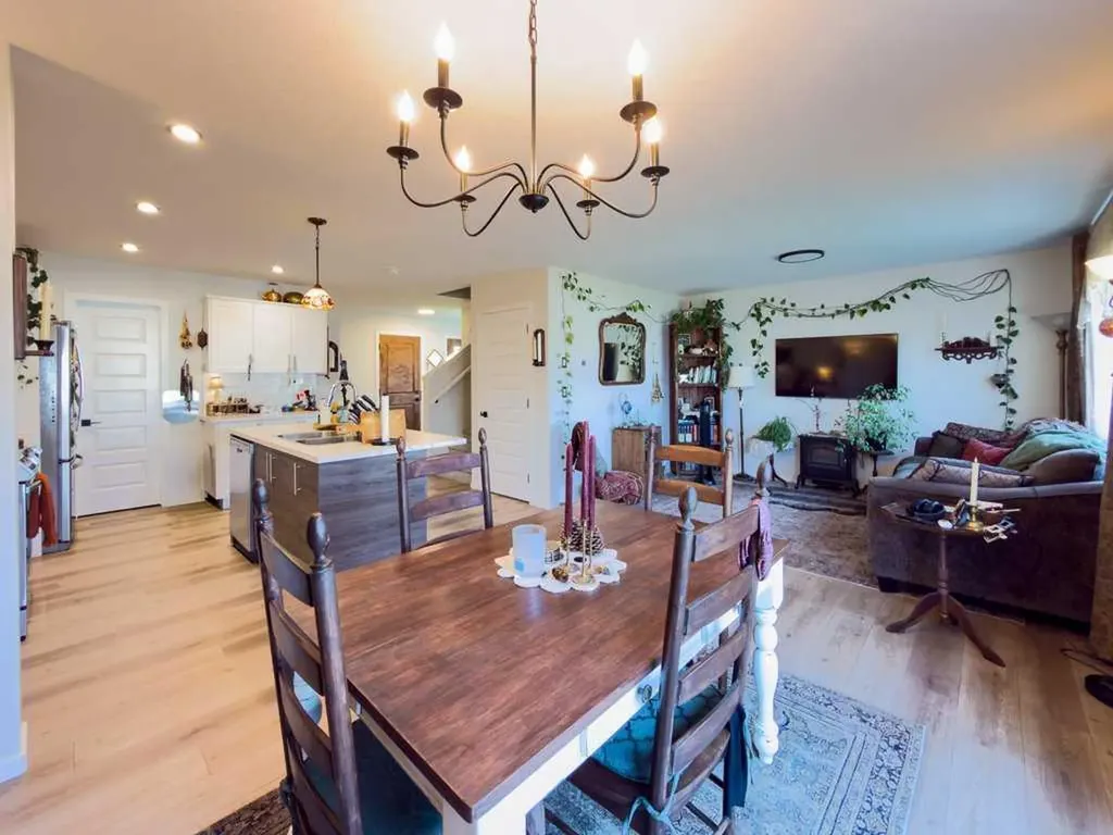 4414 53 Street Rocky Mountain House AB T4T 0C3