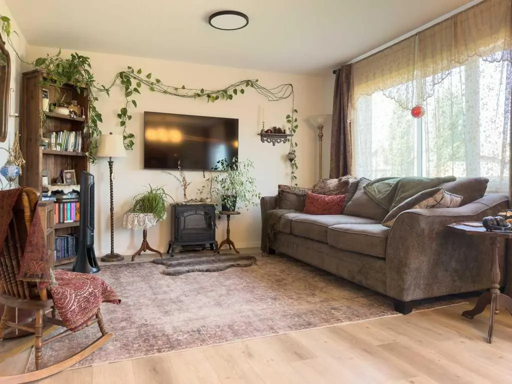 4414 53 Street Rocky Mountain House AB T4T 0C3