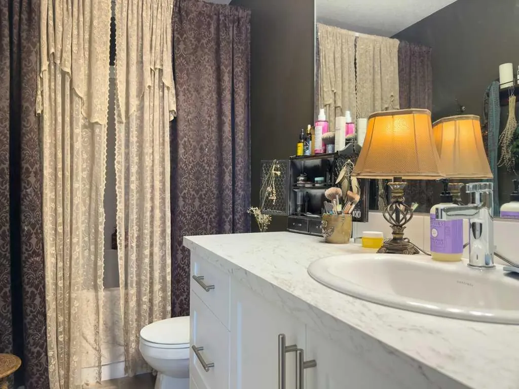 4414 53 Street Rocky Mountain House AB T4T 0C3