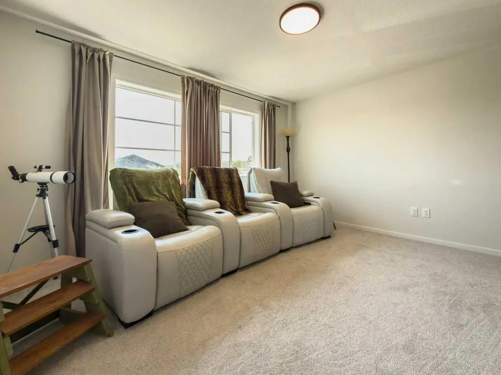 4414 53 Street Rocky Mountain House AB T4T 0C3