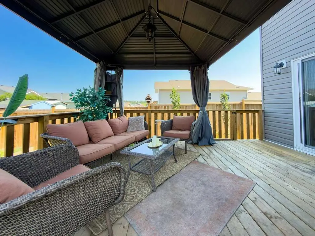 4414 53 Street Rocky Mountain House AB T4T 0C3