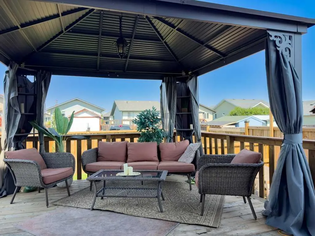 4414 53 Street Rocky Mountain House AB T4T 0C3