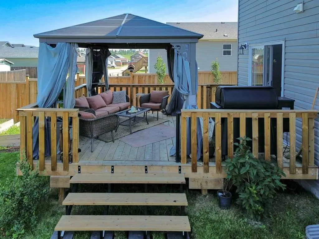 4414 53 Street Rocky Mountain House AB T4T 0C3