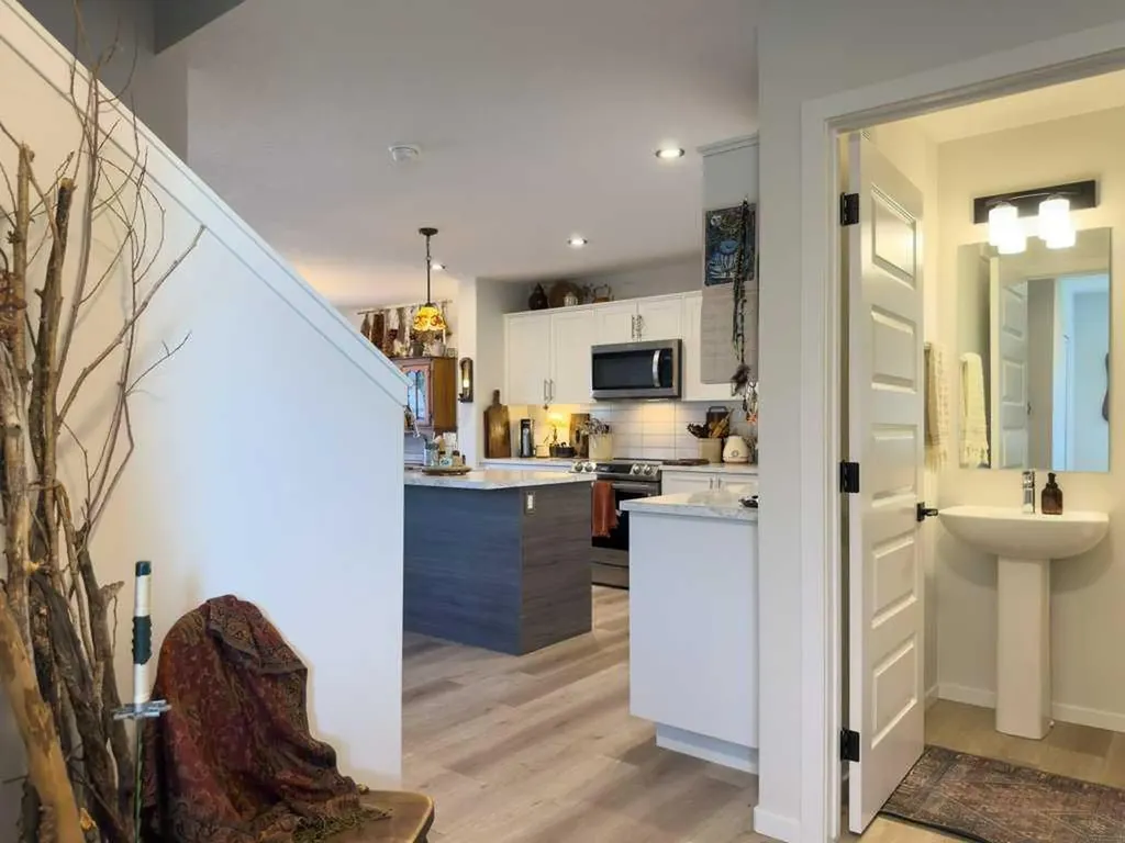 4414 53 Street Rocky Mountain House AB T4T 0C3