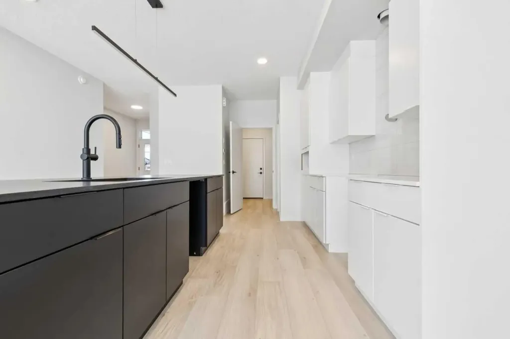 59 Creekside Rise SW Calgary AB T2X6G9