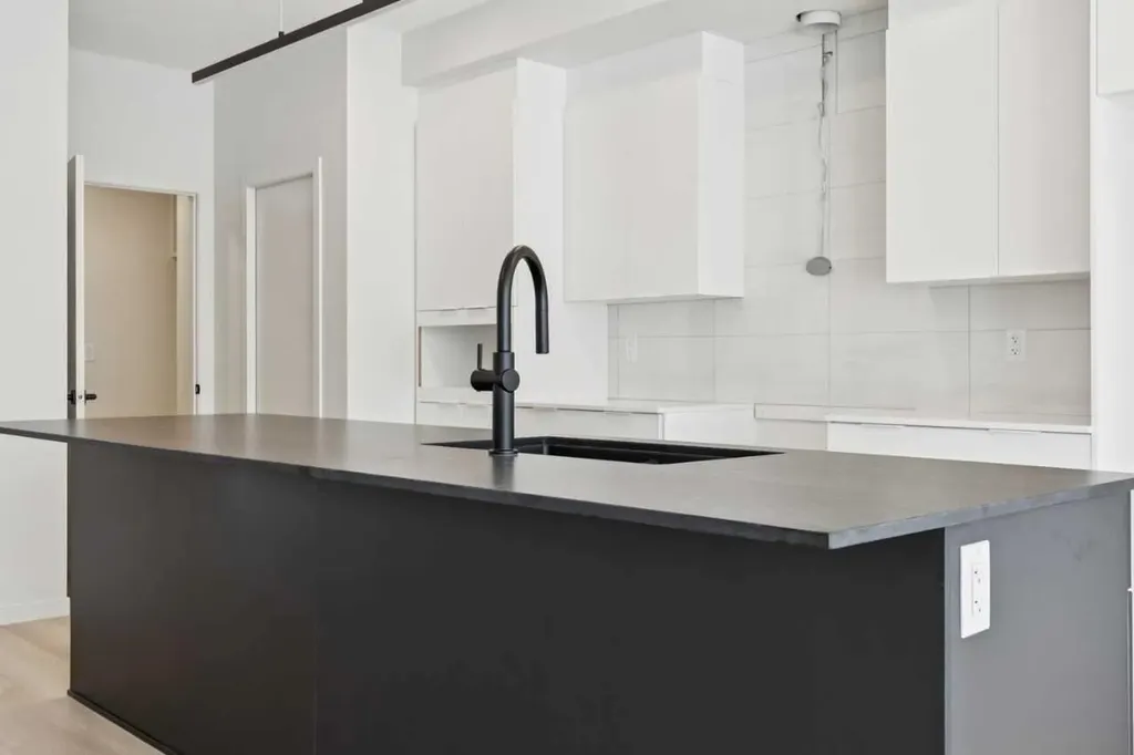 59 Creekside Rise SW Calgary AB T2X6G9