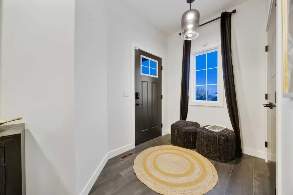 543 Lawthorn Way SE Airdrie AB T4A3N9