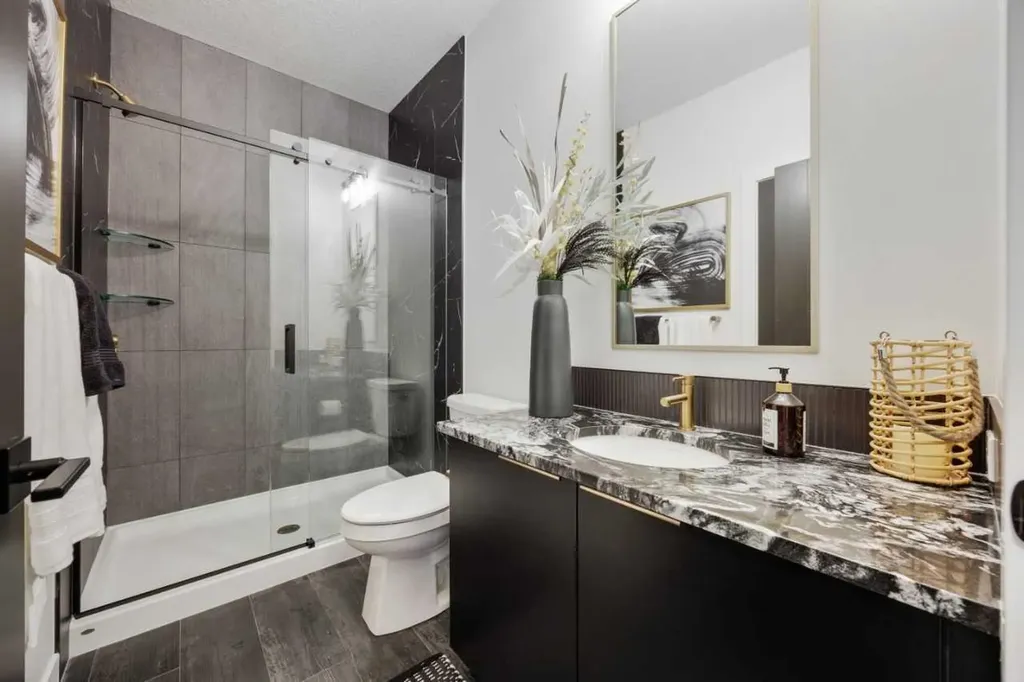 543 Lawthorn Way SE Airdrie AB T4A3N9