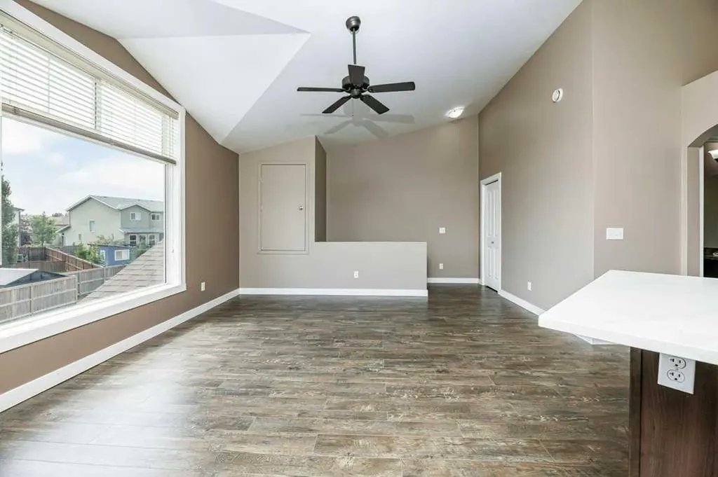 31 Jamieson Avenue Red Deer AB T4P 0J1