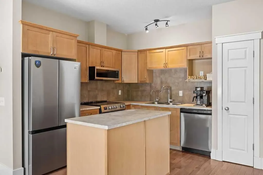 9000 Wentworth Avenue SW Calgary AB T3H 0A9
