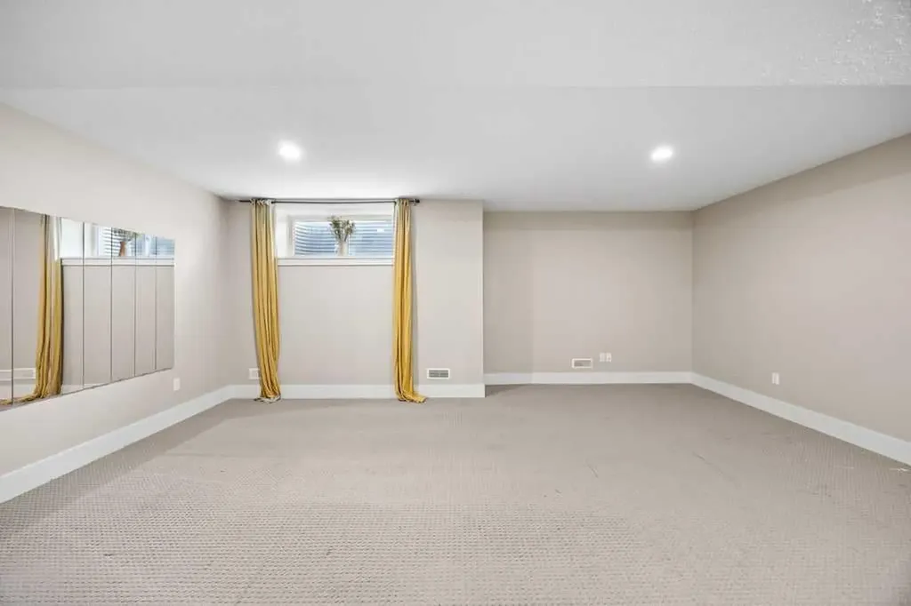 9000 Wentworth Avenue SW Calgary AB T3H 0A9