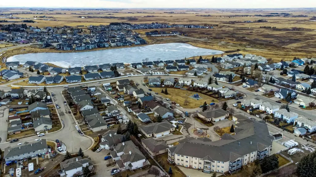 43 Westlake Circle Strathmore AB T1P 1T6