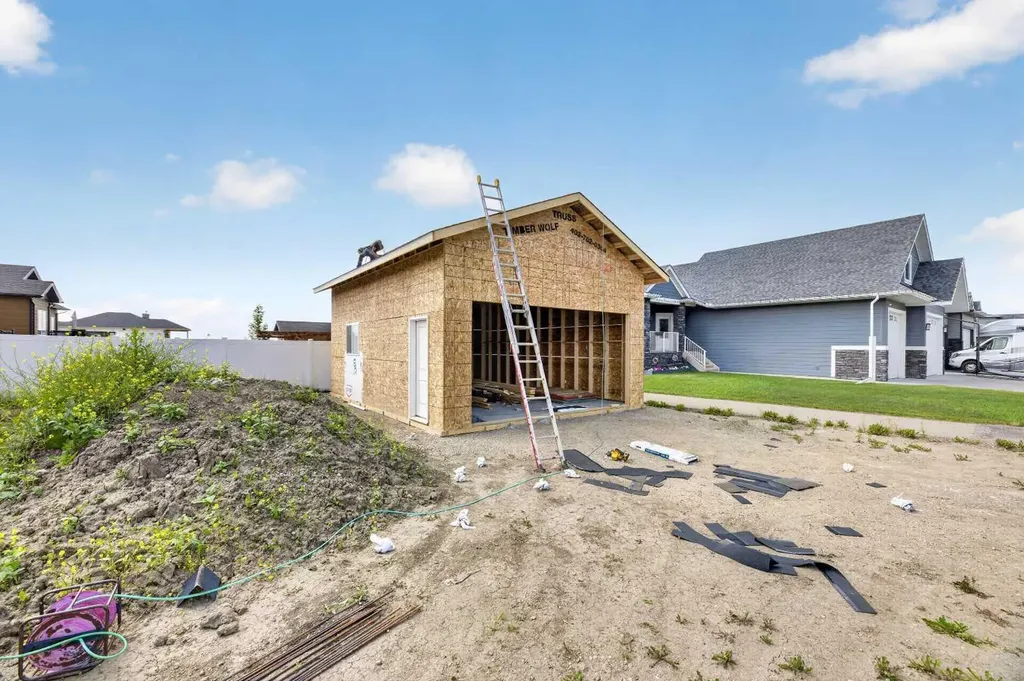 38 Viceroy Crescent Olds AB T4H 0G2