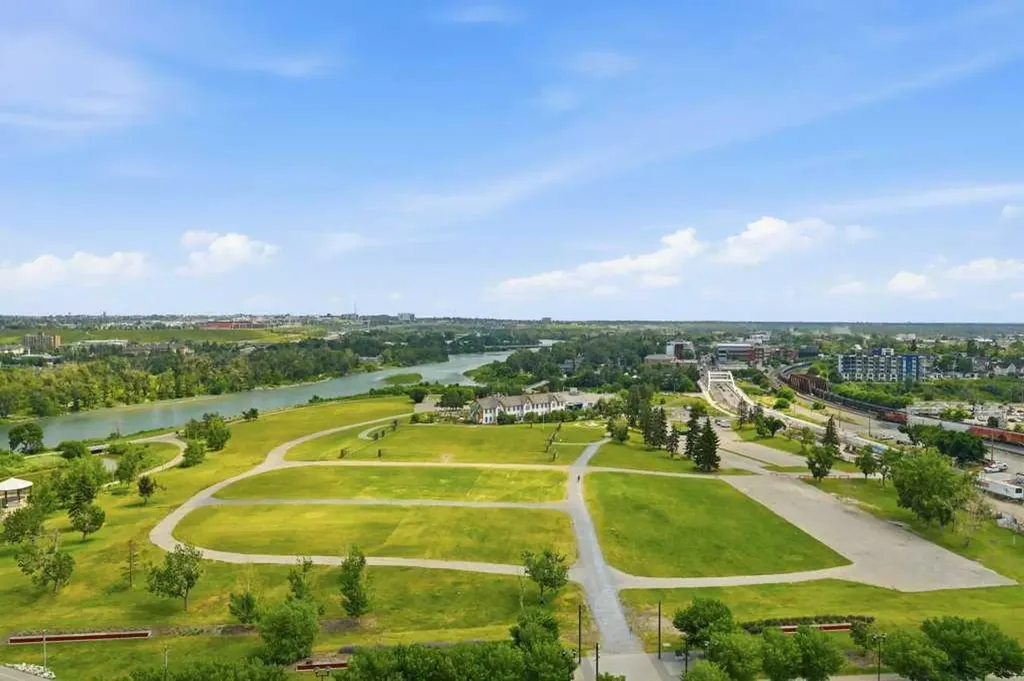 624 8 Avenue SE Calgary AB T2G 1S7
