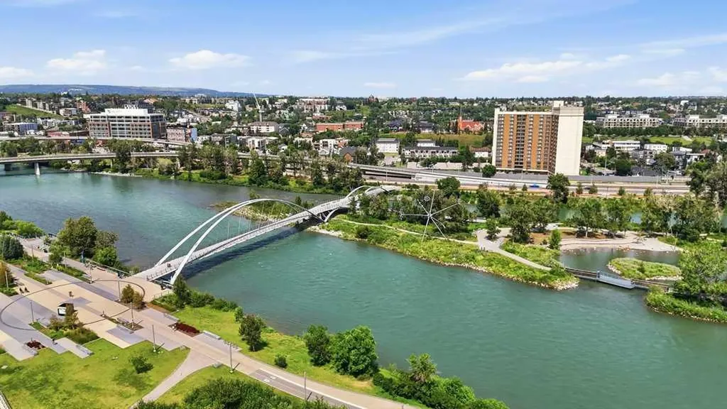 624 8 Avenue SE Calgary AB T2G 1S7