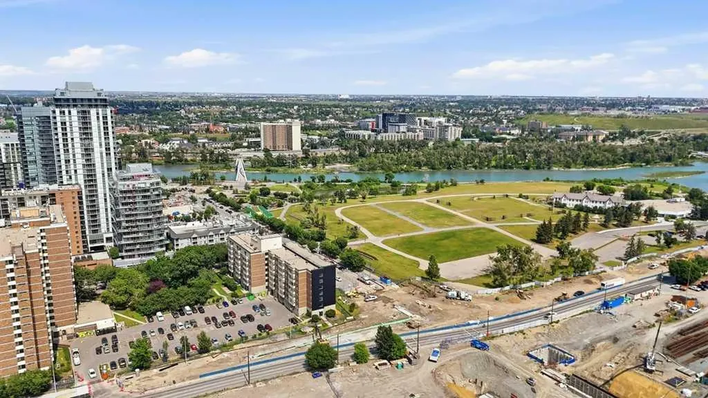 624 8 Avenue SE Calgary AB T2G 1S7