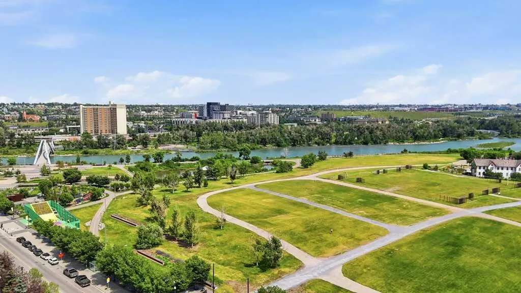 624 8 Avenue SE Calgary AB T2G 1S7
