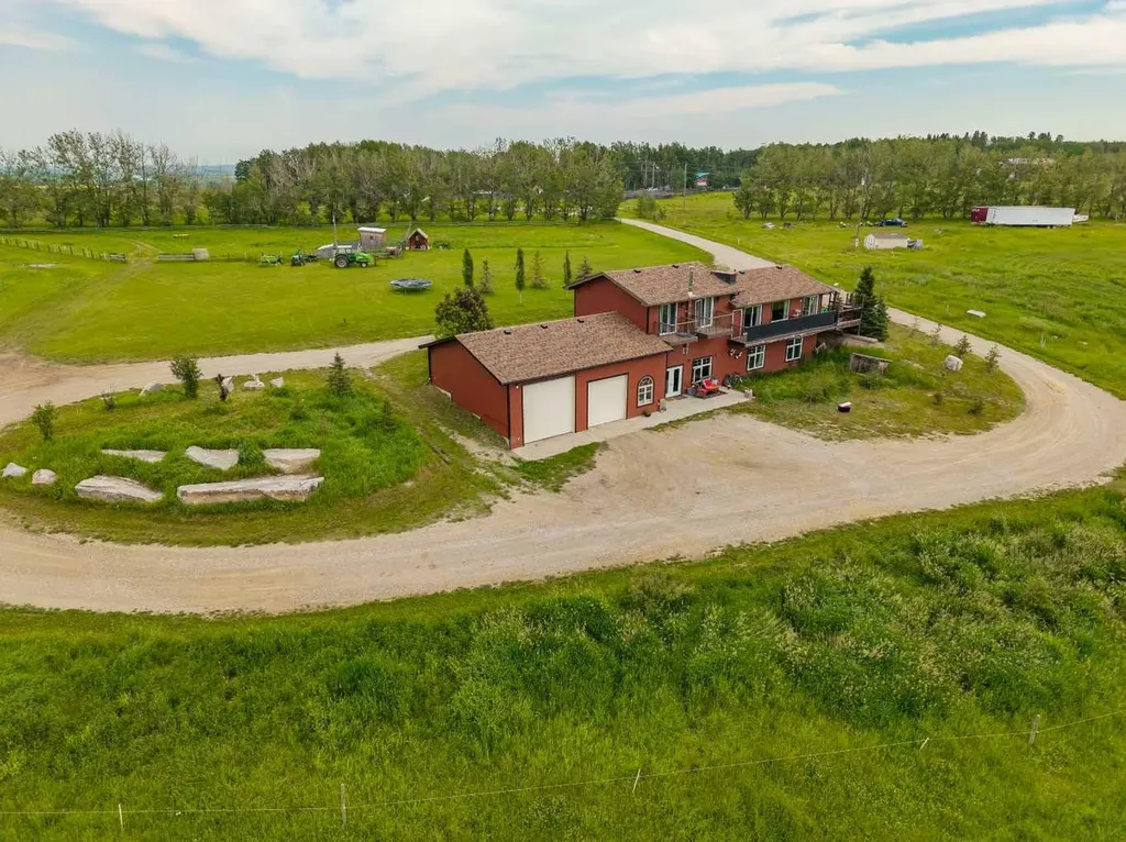 31170 Range Road 42 Range Rural Mountain View County AB T0M 0R0