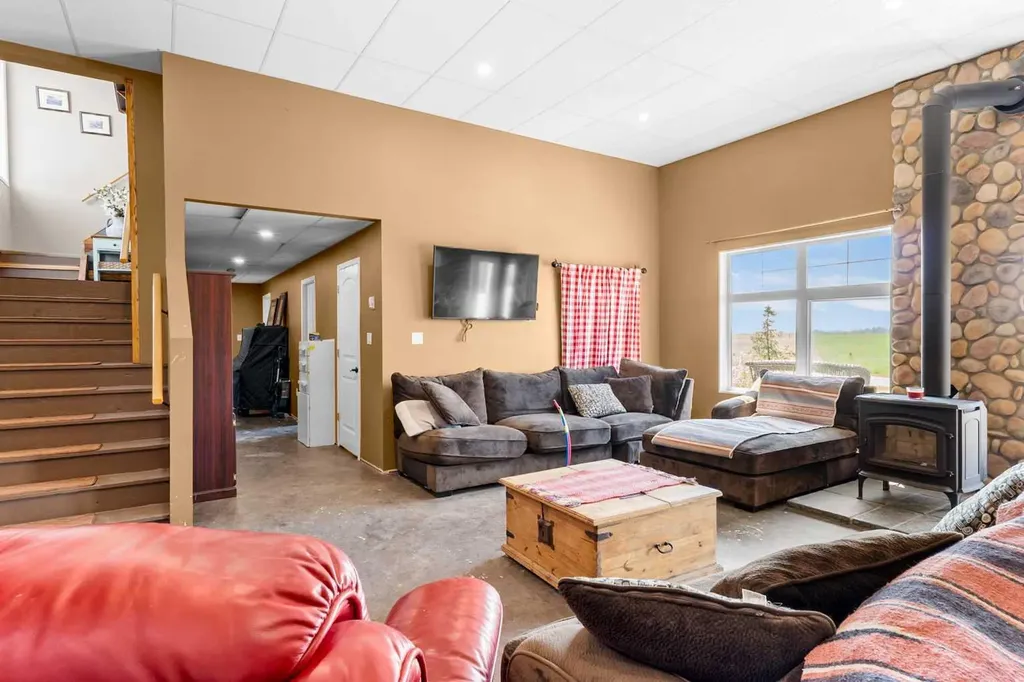 31170 Range Road 42 Range Rural Mountain View County AB T0M 0R0