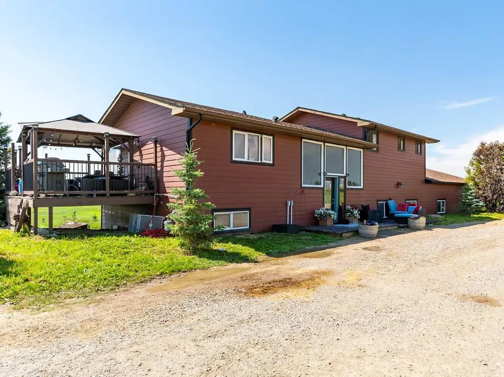 31170 Range Road 42 Range Rural Mountain View County AB T0M 0R0
