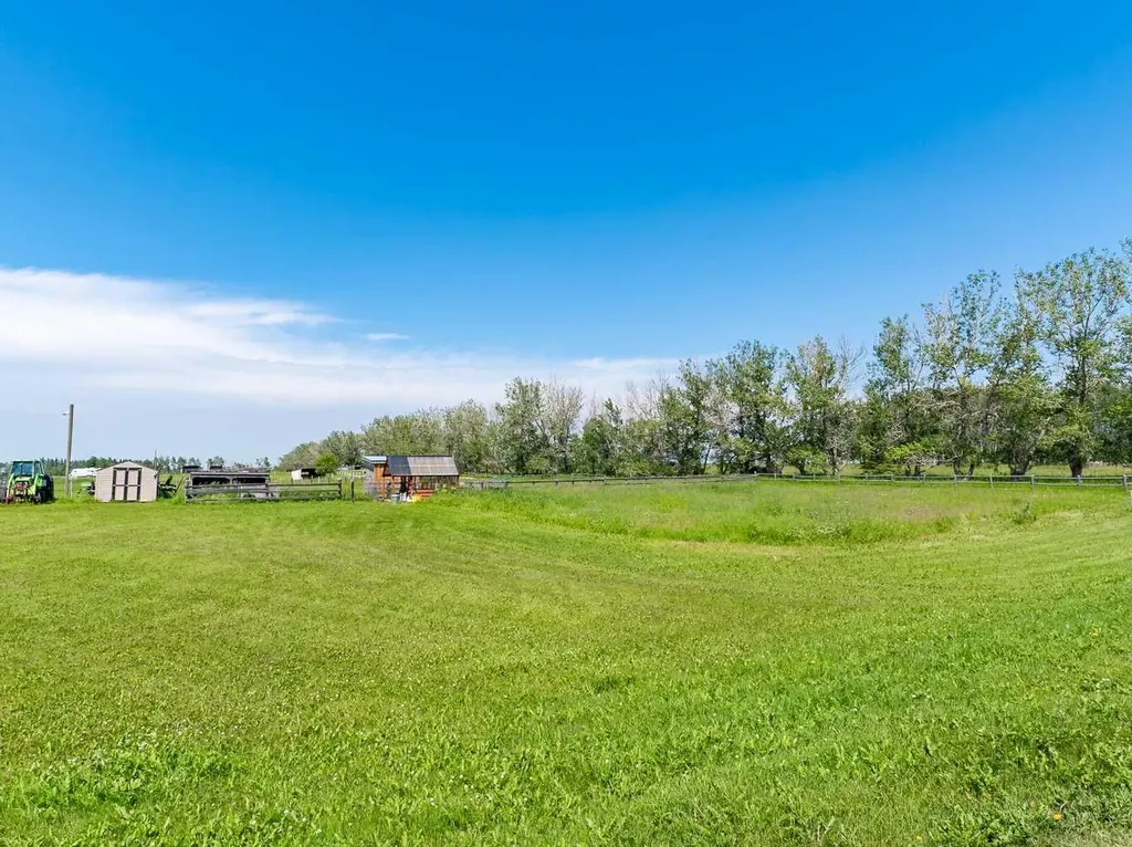 31170 Range Road 42 Range Rural Mountain View County AB T0M 0R0