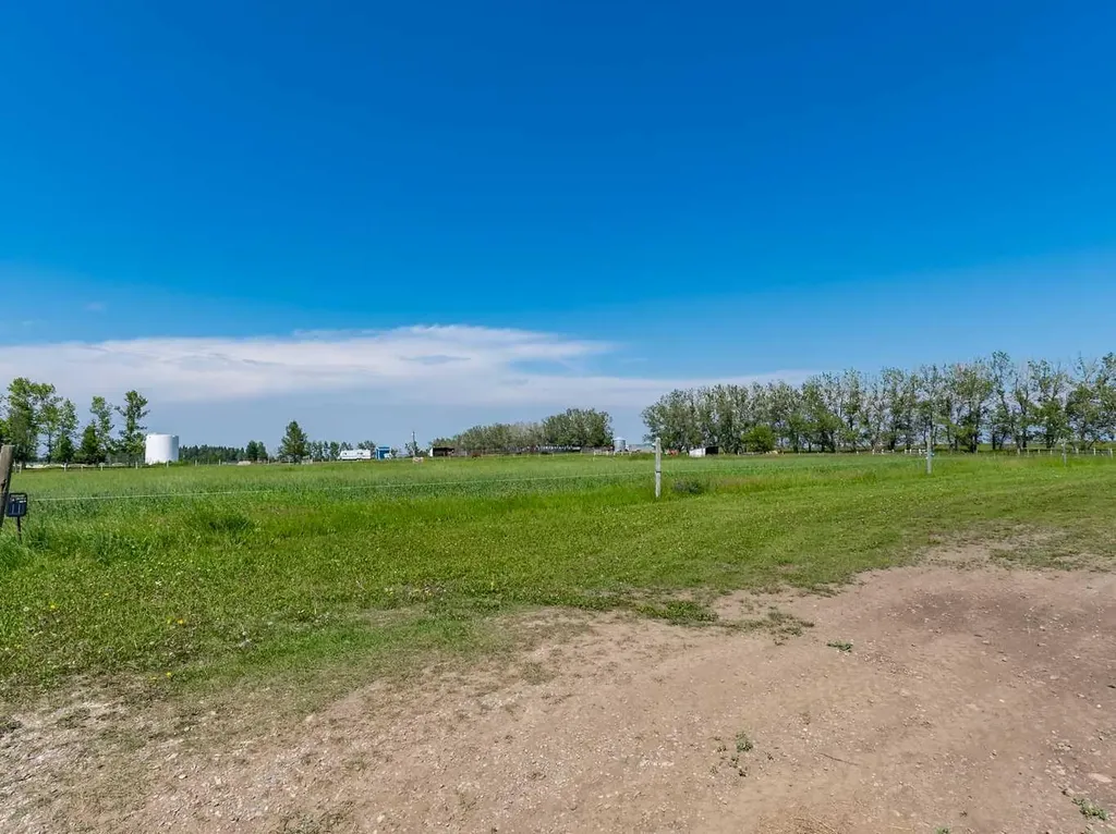 31170 Range Road 42 Range Rural Mountain View County AB T0M 0R0