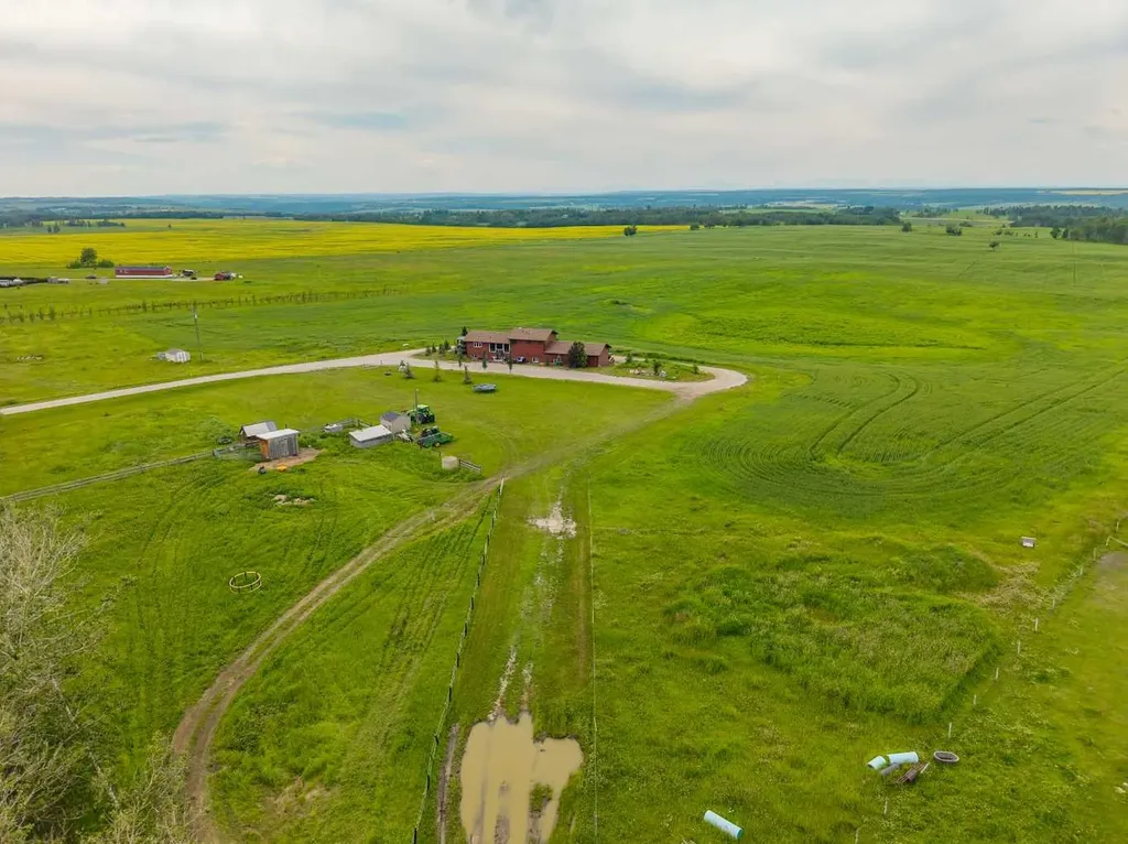 31170 Range Road 42 Range Rural Mountain View County AB T0M 0R0