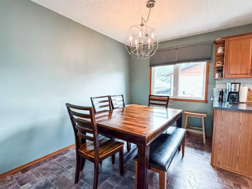 4113 60 Street Stettler AB T0C 2L1