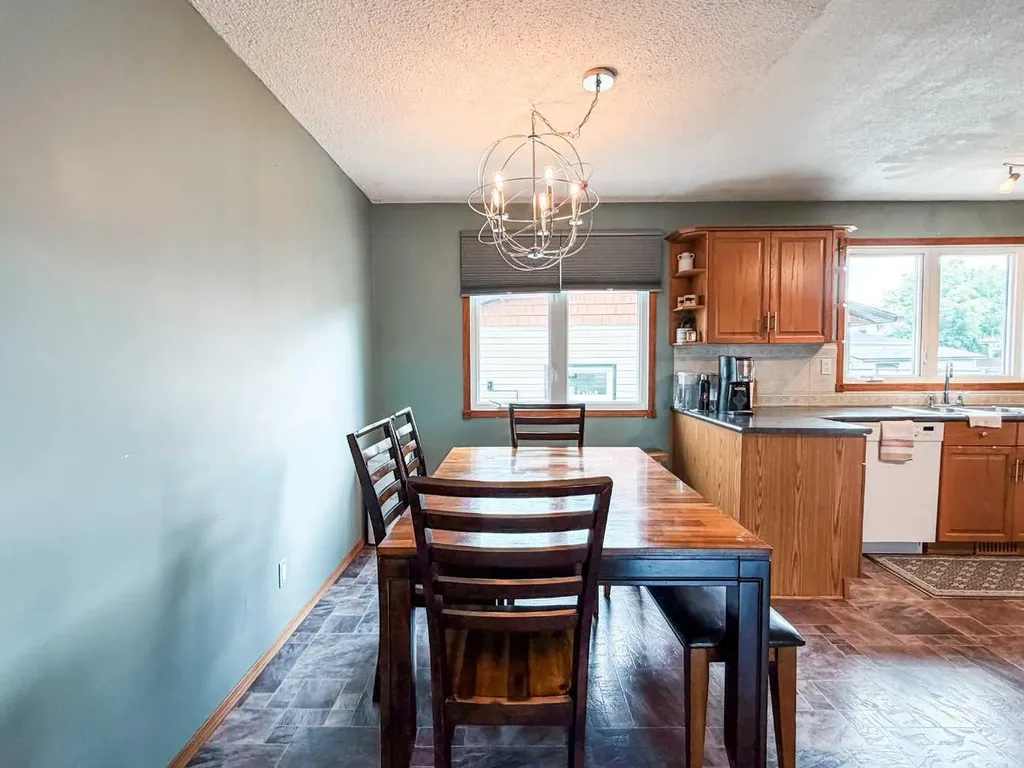 4113 60 Street Stettler AB T0C 2L1