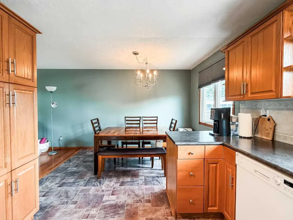 4113 60 Street Stettler AB T0C 2L1