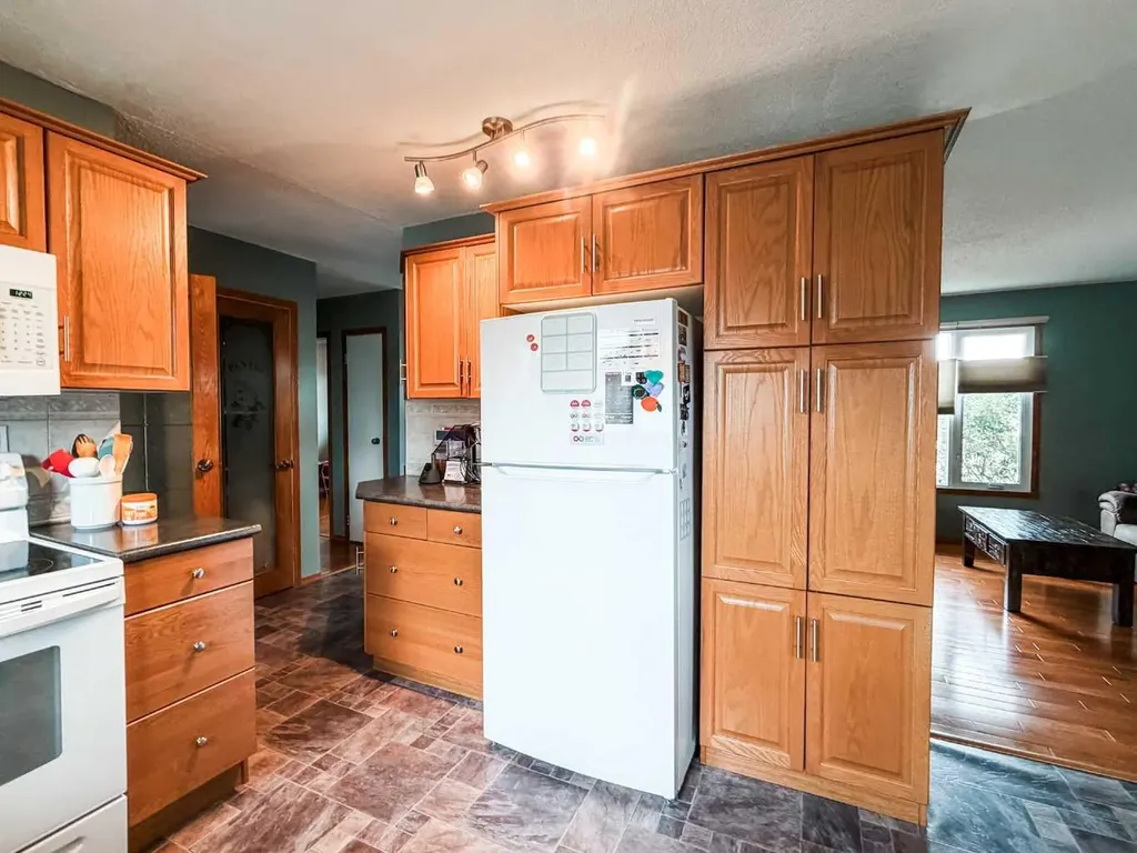 4113 60 Street Stettler AB T0C 2L1