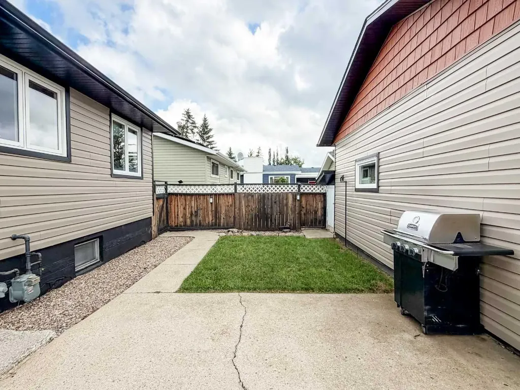 4113 60 Street Stettler AB T0C 2L1