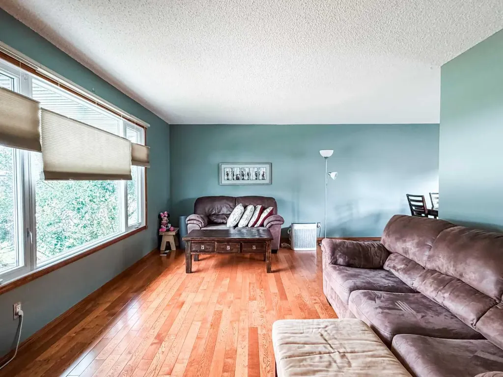 4113 60 Street Stettler AB T0C 2L1