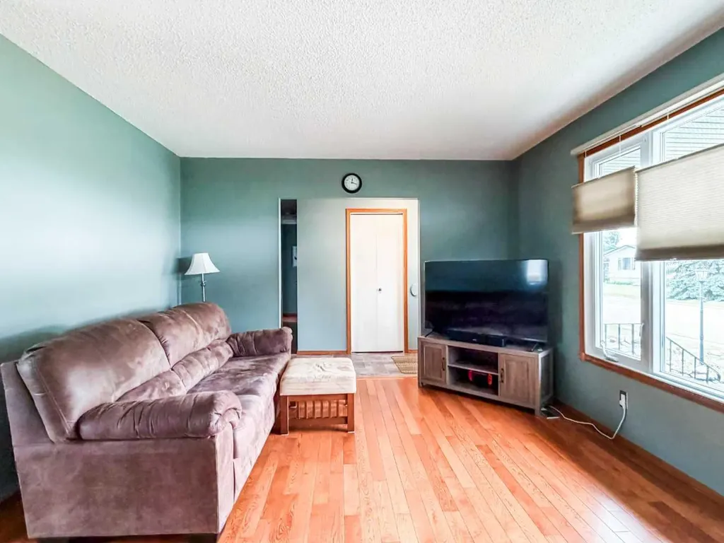 4113 60 Street Stettler AB T0C 2L1