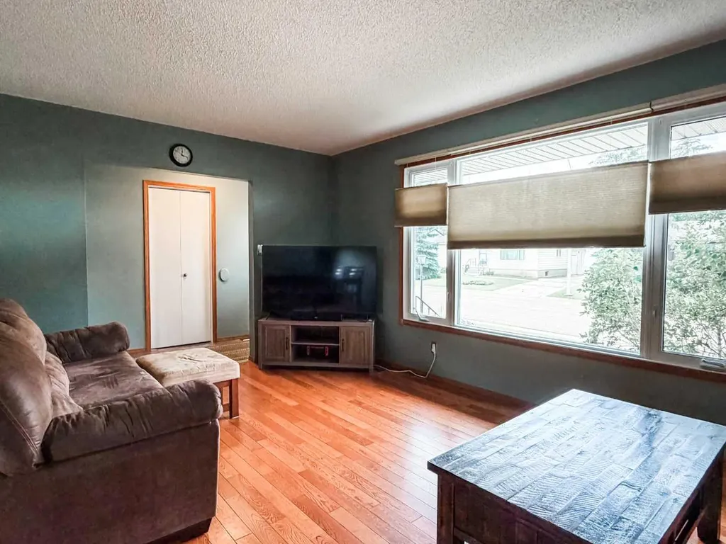 4113 60 Street Stettler AB T0C 2L1