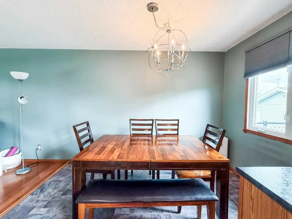 4113 60 Street Stettler AB T0C 2L1