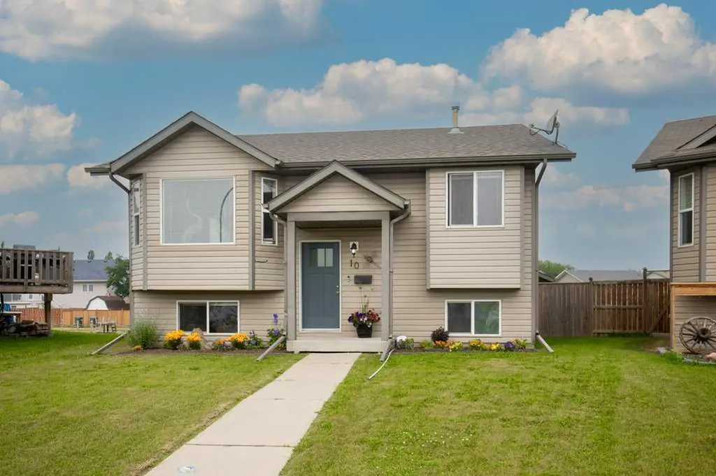 10 Hansen Close Sylvan Lake AB T4S 2P1