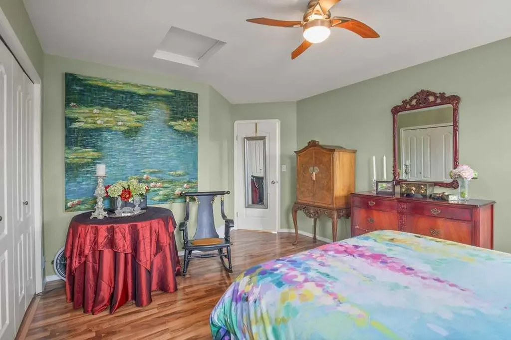 10 Hansen Close Sylvan Lake AB T4S 2P1